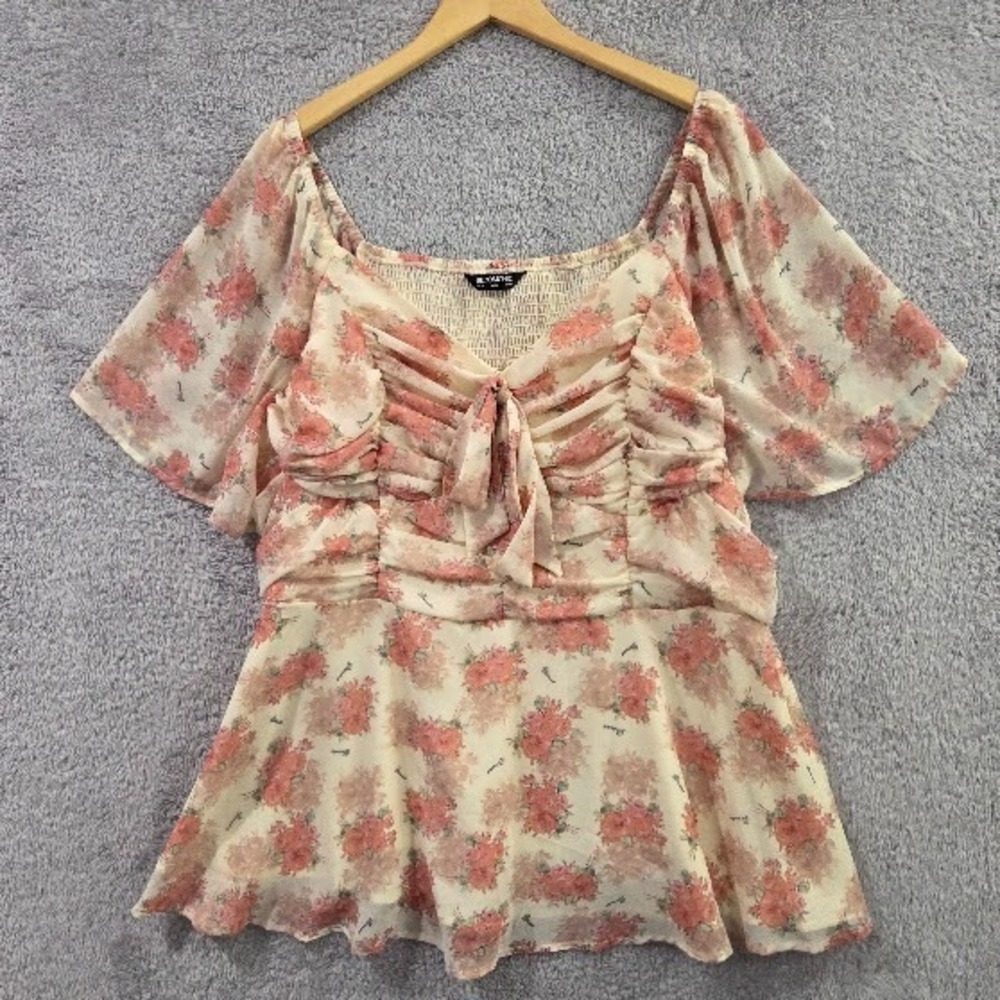 BloomChic Top Women's 26 Plus Cream Floral Flutter Sleeve Ruffle Sheer Blouse